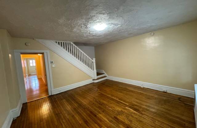 3 Bedroom Single Family Home in Harrisburg!