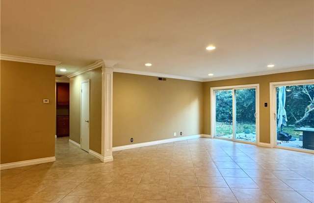 4848 Ironwood Avenue