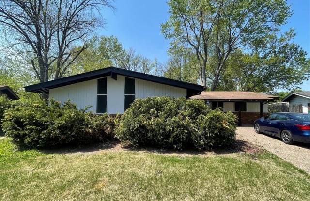 6 Milbrook Lane - 6 Milbrook Lane, Florissant, MO 63033