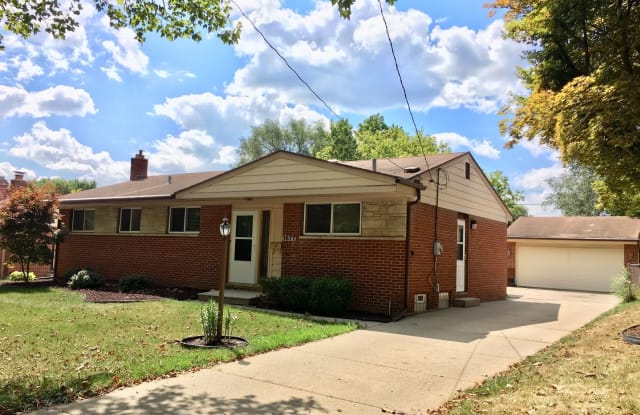 1677 Carlton NE - 1677 Carlton Avenue Northeast, Grand Rapids, MI 49505