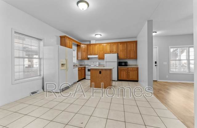 246 North Belleview Place