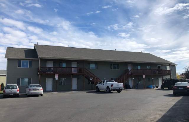 3 Bedroom, 1 Bathroom Unit Flexible Lease Terms - 3 months, 6 months or Year Lease Options