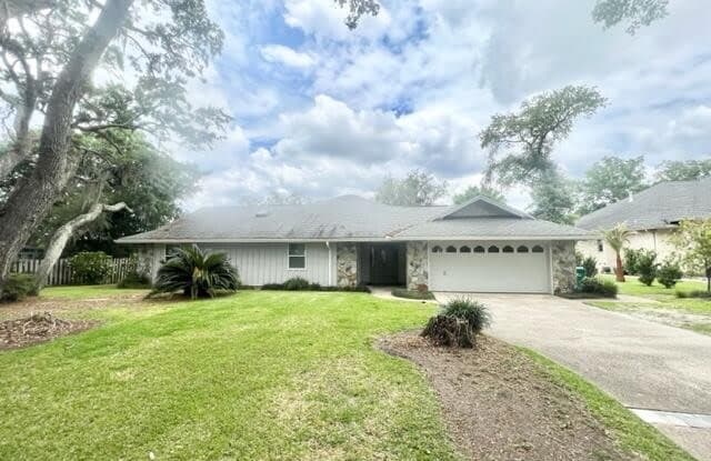 1025 W Choctawhatchee Drive - 1025 West Choctawhatchee Drive, Okaloosa County, FL 32578