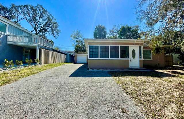 6152 Warren Ave - 6152 Warren Avenue, Pasco County, FL 34653