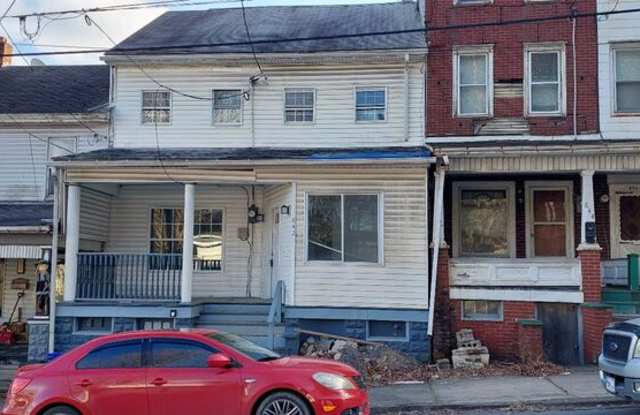 842 West Pine Street