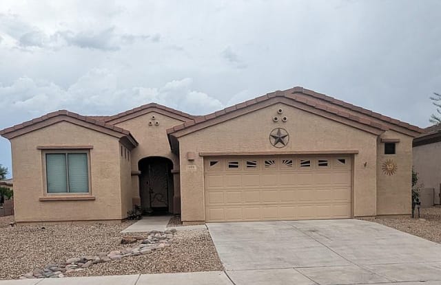 923 W Bosch Dr - 923 West Bosch Drive, Green Valley, AZ 85614