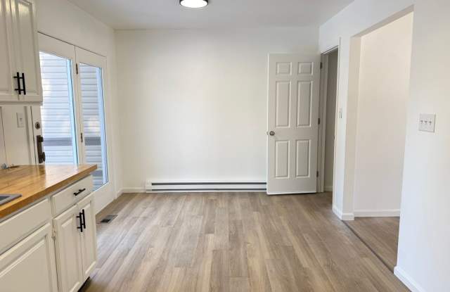 Beautiful 2-Bedroom 1.5 Bathroom Home in Elizabethtown School District!