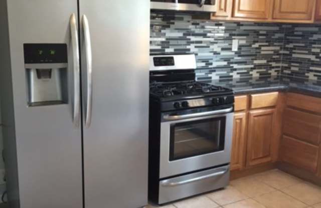 2445 East Huntingdon Street