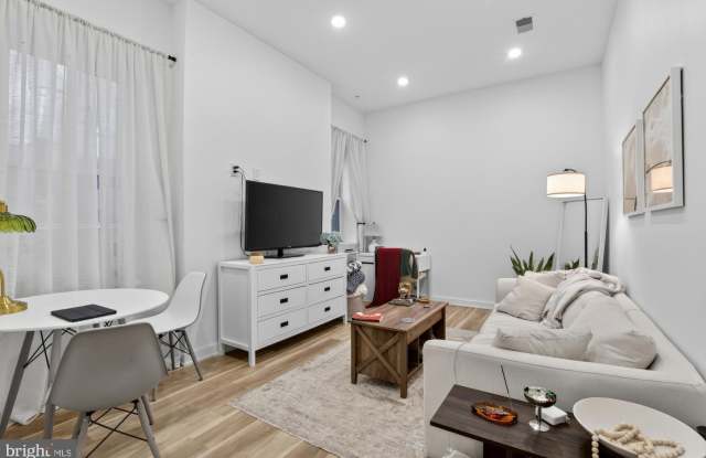 1415 LOCUST Street unit: 502