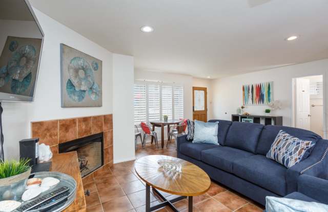 718 Ensenada Court
