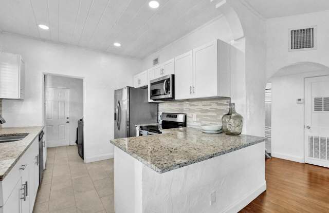 3910 Greenwood Avenue, West Palm Beach, FL 33407