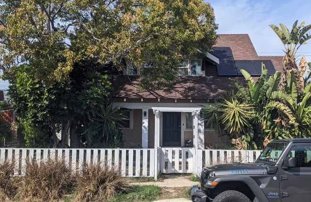 Photo of 4547 West 16th Place