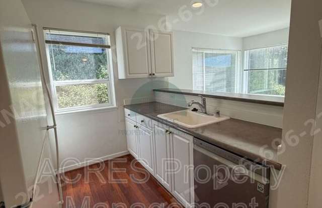 524 6th Ave W