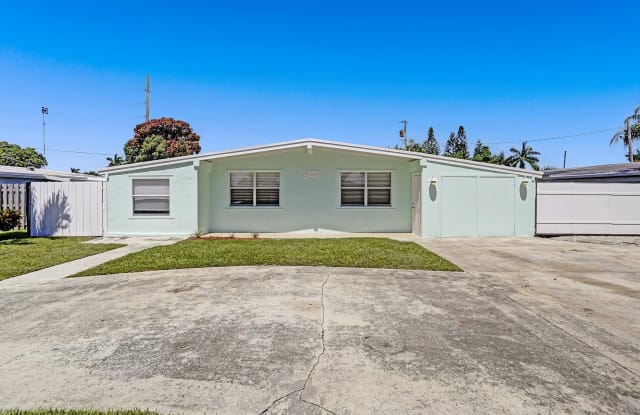 319 Glen Arbor Terrace - 319 Glen Arbor Terrace, Boynton Beach, FL 33426