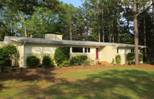 785 E Massachusetts Avenue