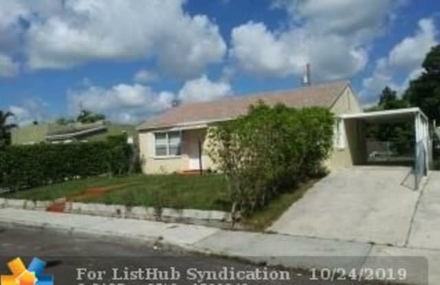 417 Summa St - 417 Summa Street, West Palm Beach, FL 33405