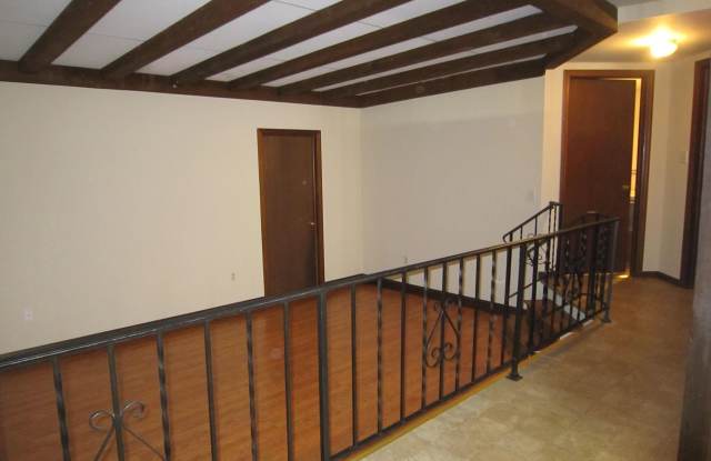 304 N HOOVER Avenue unit: B