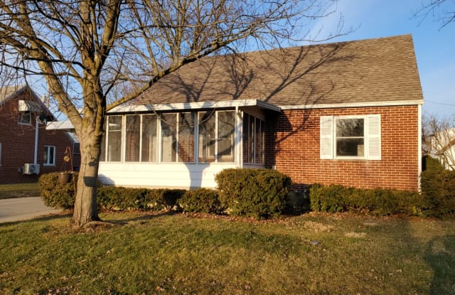 306 Floral Ave - 306 Floral Avenue, Troy, OH 45373