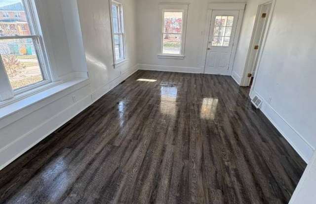 Updated 2-Bedroom, 1-Bathroom Home with Basement – $1,200/Month 1222 E 4th St, Mishawaka, IN 46544