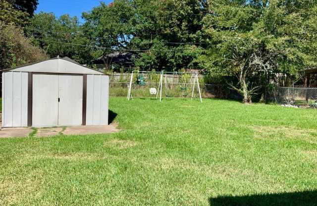 2 Bedr/ 1 bath Beautiful Home in Port Neches