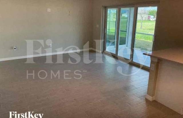 920 Northwest Juanita Place