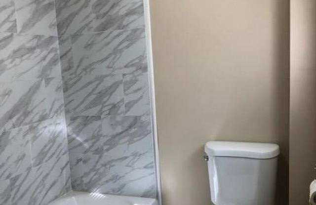 102 W BROAD Street unit: 1St Floor Apartment