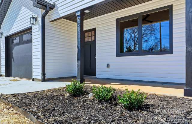 931 N Granard Street