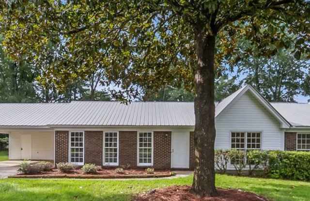 Photo of Spacious and Lovely Brick Home in Northport Available now! Schedule your Tour and Apply Today!