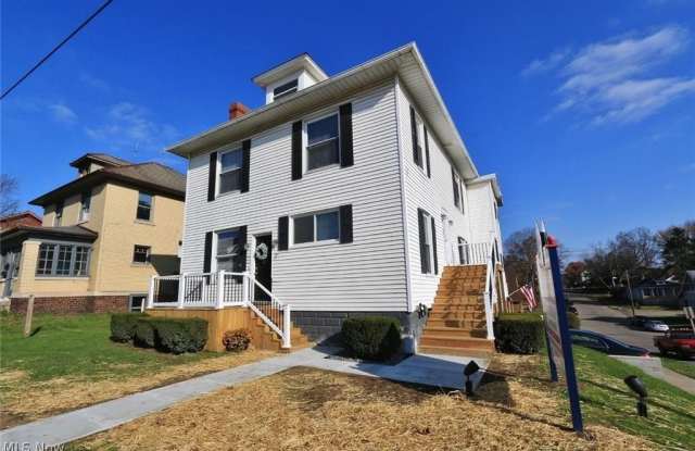 1604 Maple