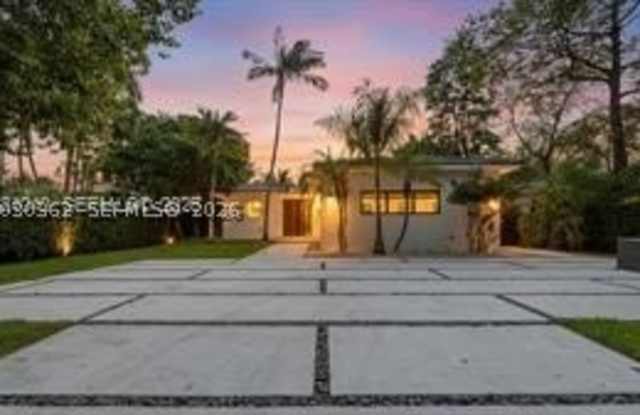 550 S Shore Dr