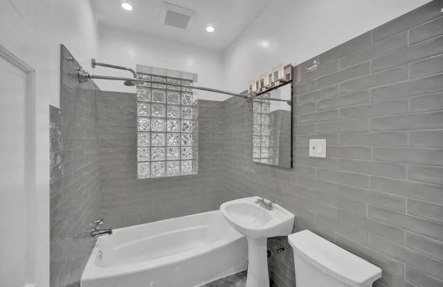 3234 West Waveland Avenue