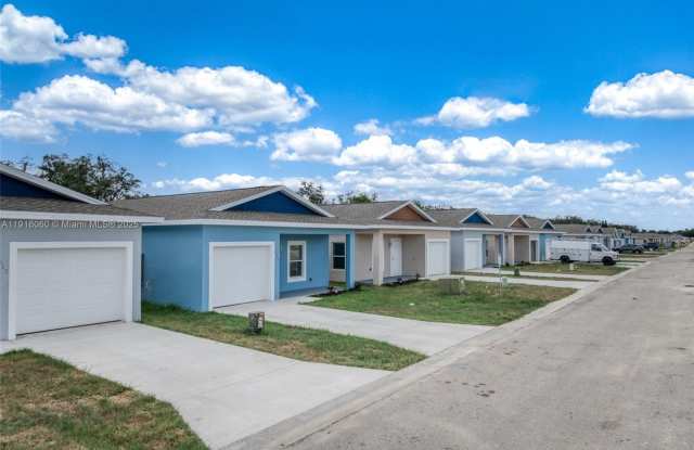 1451 Las Villas Blvd