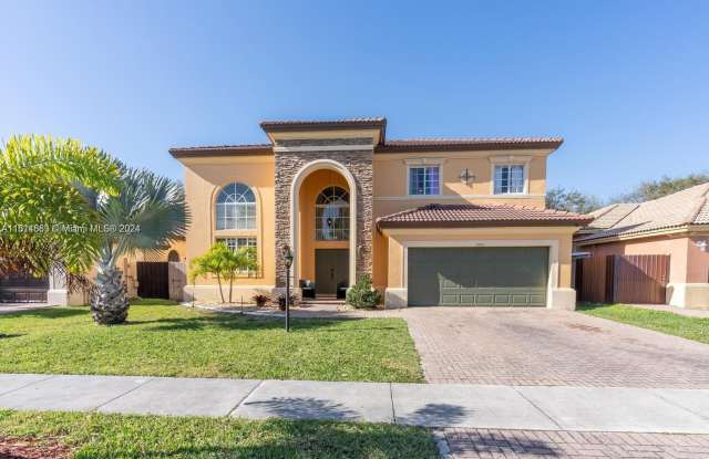 1080 NE 35th Ave