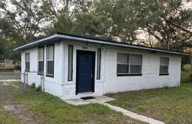 Photo of 3024 W 1st St