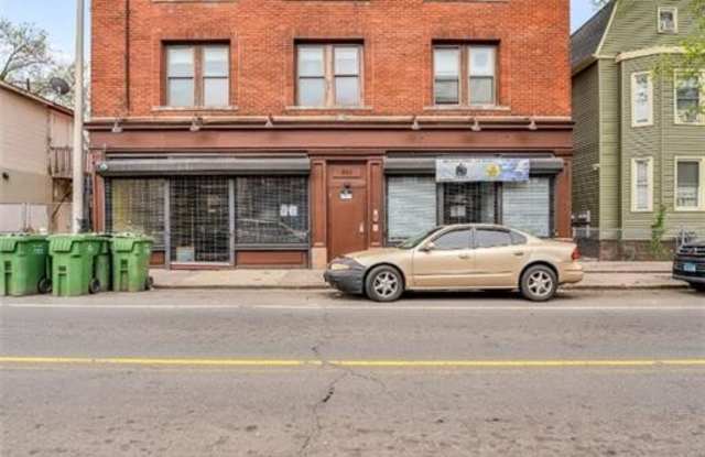 881 Broad Street