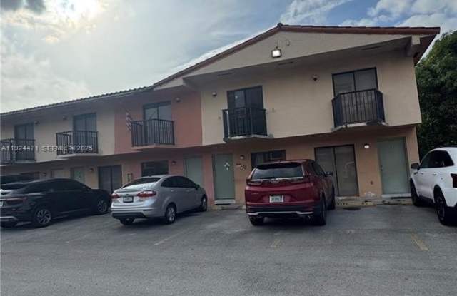 Photo of 7989 NW 7th St