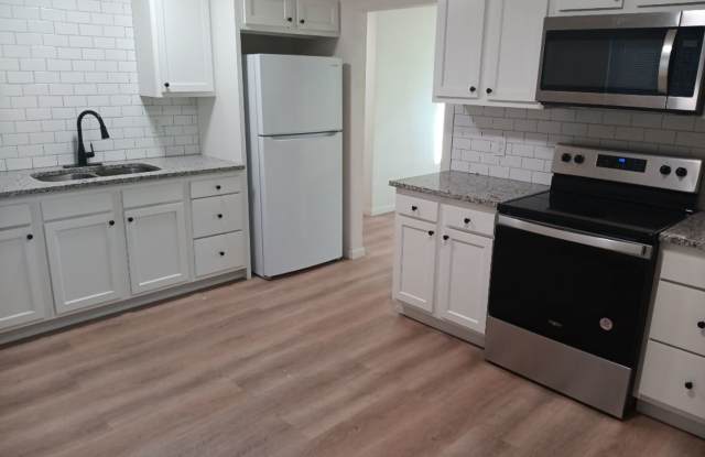 Charming 2-bedroom, 1-bathroom! Showings available soon!