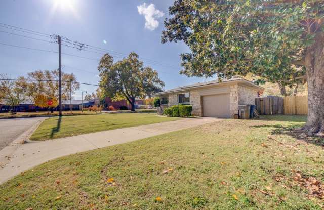 Beautiful 2BD/1BA next to River Parks