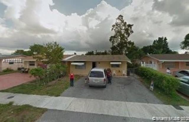 1712 SW 70th Ave - 1712 Southwest 70th Avenue, North Lauderdale, FL 33068