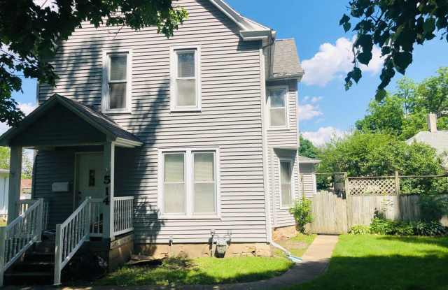 Photo of Large 4-Bed House in Historic Cedar Falls
