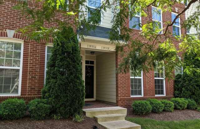 Photo of 19318 DIAMOND LAKE Drive