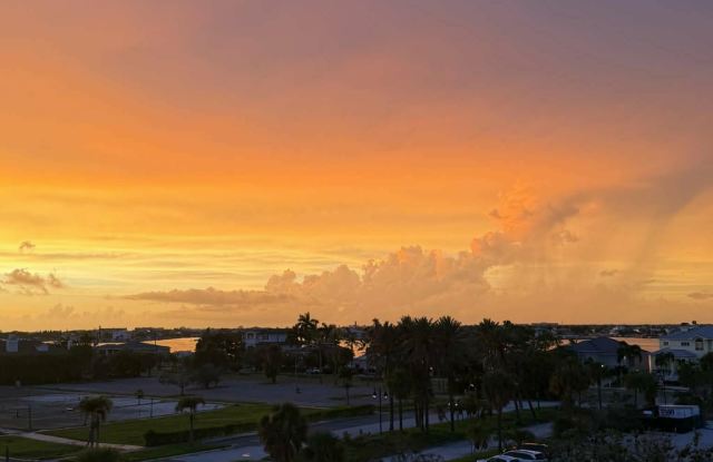 450 Treasure Island Causeway - 502#502