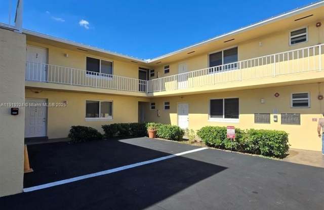 Photo of 7861 Johnson St