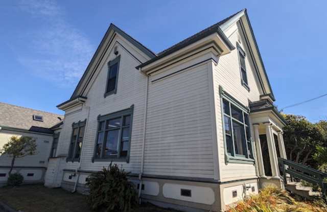 Arcata 3-Bedroom Victorian Apartment