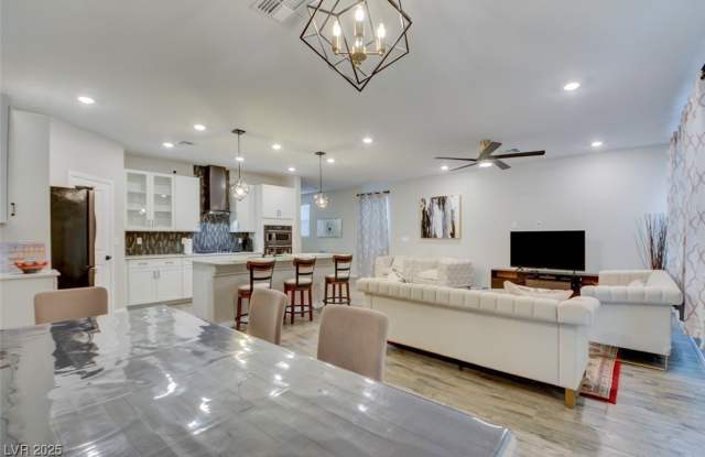 5820 Holbeche Street