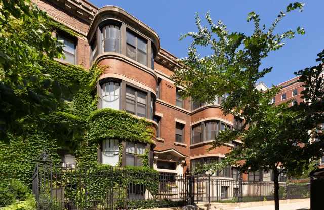 5300-5308 S. Hyde Park Boulevard