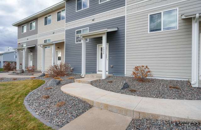 Photo of SPACIOUS AND MODERN TOWNHOME