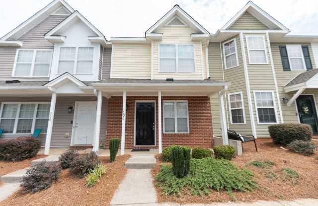Beautifully Updated 2-Bedroom, 2.5-Bath Townhome in Greensboro