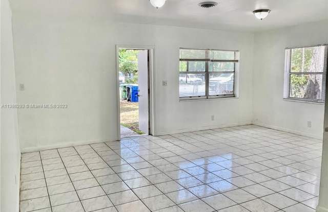 1624 NW 8th Ave