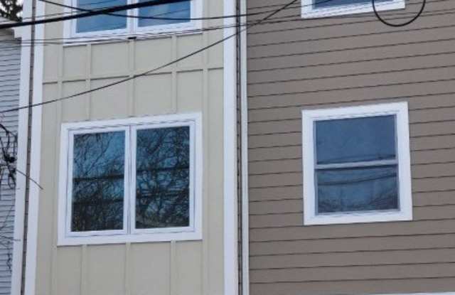 Photo of 487 S 18th St